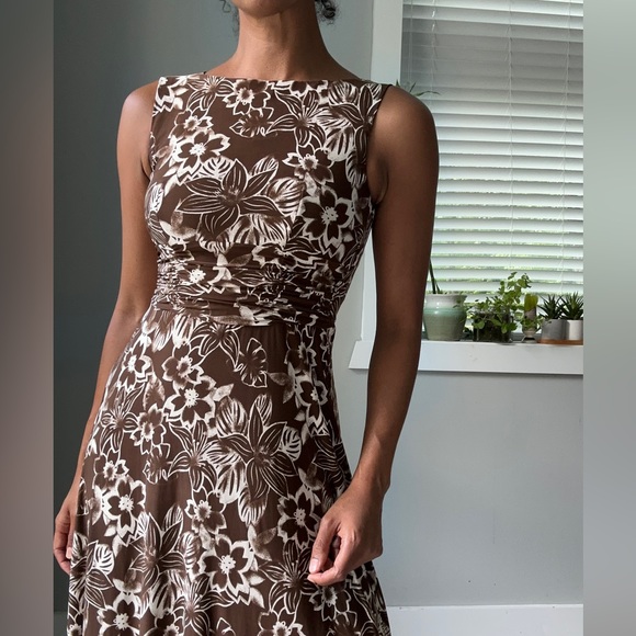 Tropical floral dress - Picture 2 of 5